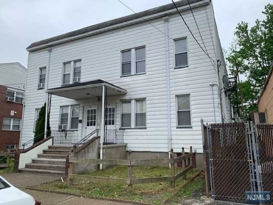 complete remodeled 2nd fl 2 bedroom apartment. Granite counter kitchen with all new stainless Steel appliances, including: Refrigerator, Dishwasher, microwave and gas Stove range. Laundry facility in basement with coin operated machines, 1 Parking Spot behind building. Small pet under 15 lbs with a pet deposit of $250.00 required. Located in a very convenient location with easy access to public transportation, highways, school and park, and a few minutes away from Plauderville Train Station.