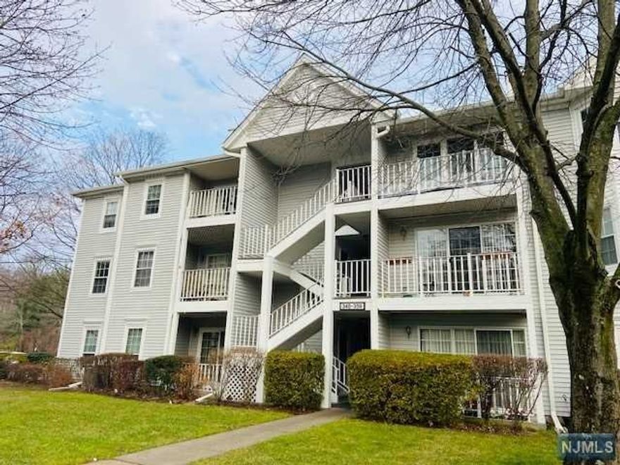 This 2 bedroom, 2 bath rental offers an updated kitchen with granite counters and stainless steel appliances, updated bathrooms, a large living room with vaulted ceilings, skylights, and sliding glass door to a private deck. The primary bedroom features a full bath and large walk-in closet. The spacious second bedroom features a double closet. Laundry in unit plus storage space just next to front door! Close to schools, shopping and transportation. Tenant responsible for first $150 of repairs and all utilities. Credit check, application and interview required.