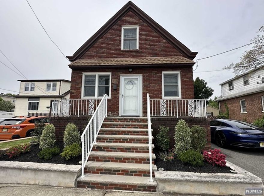 One family home, total of 7 rooms, 3 bedrooms, 2 full bathrooms. Full finished basement, fenced in yard with patio , 2 car garage, driveway for 3+ cars. Less than a half mile to the Plauderville train station. Close to shopping, schools and parks.