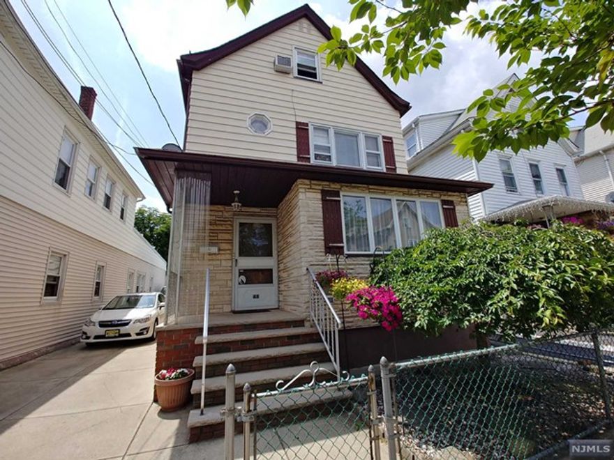 2-bedroom apartment on the second floor on a quiet street. Close proximity to transit, stores, parks, and houses of worship. Credit, income, background verification, and interview may be required...