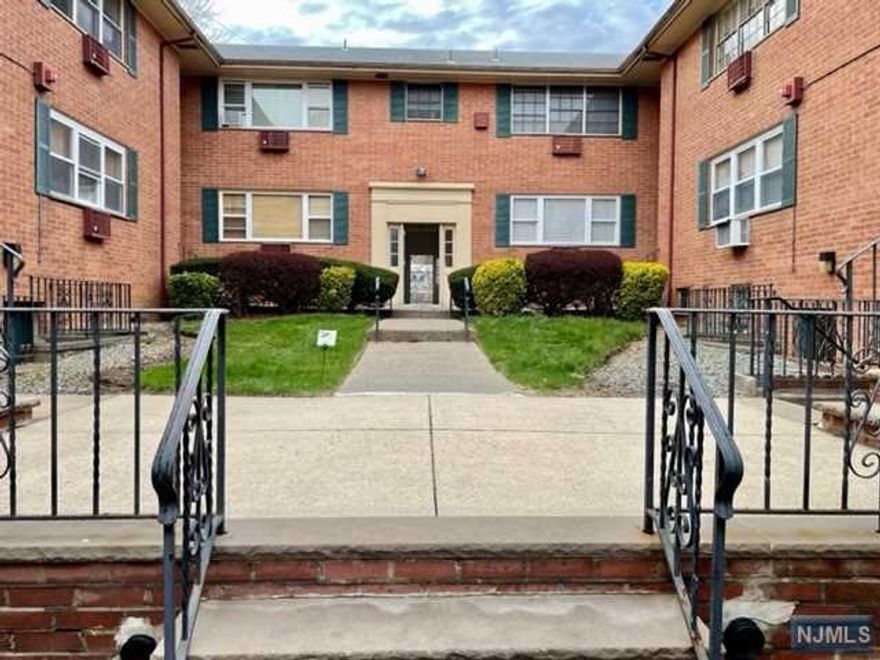 Great opportunity! Why rent when you could own? Well maintained first floor unit conveniently located close to shopping, and transportation. This unit offers a bright and open living / dining room, kitchen, 1 bed, 1 bath and lots of closet space!