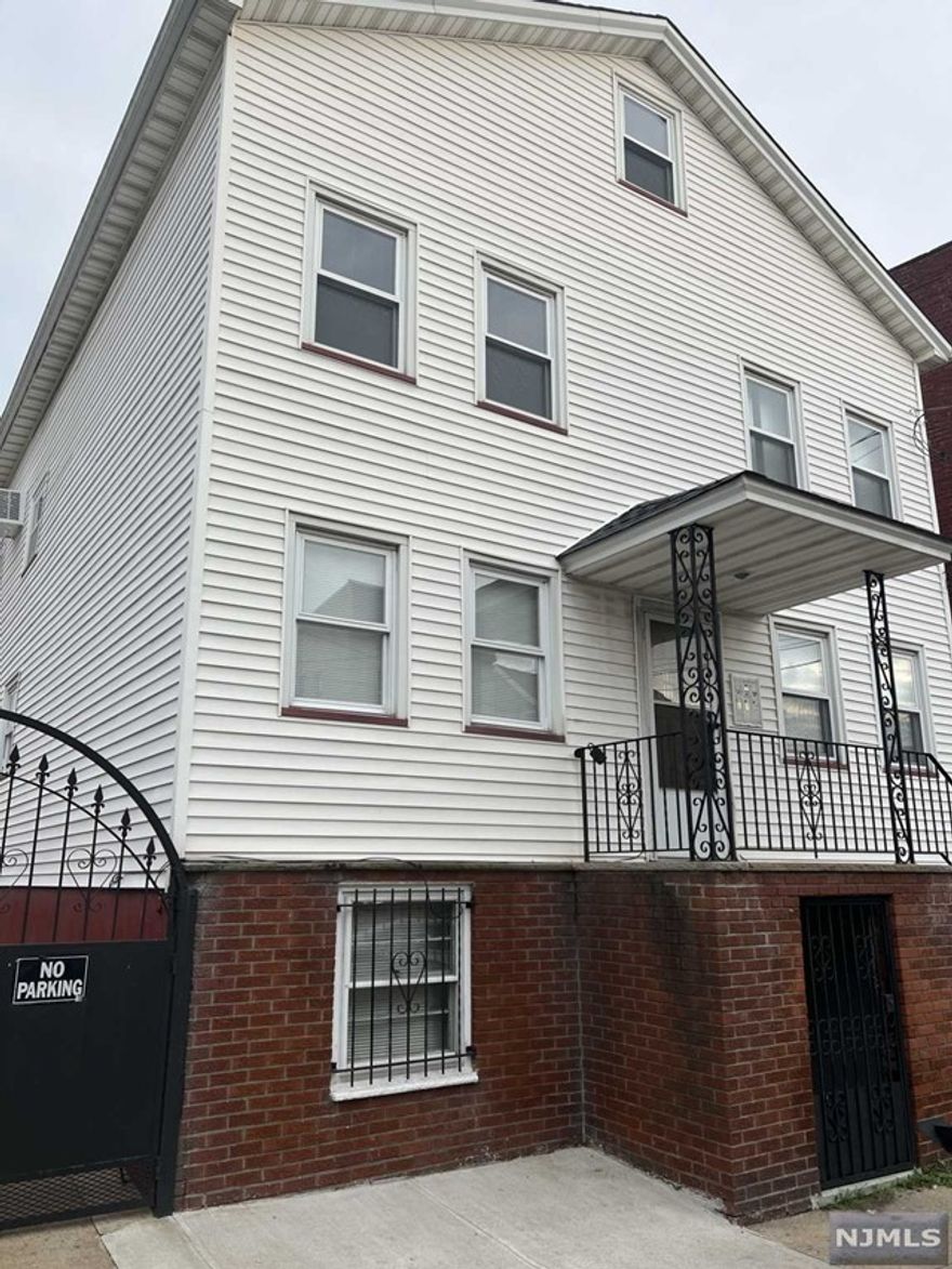 WELCOME HOME TO THIS NEWLY RENOVATED APARTMENT IN THE HEART OF THE IRONBOUND. MINUTES AWAY FROM PENN STATION. APARTMENT IS GETTING UPDATED, STAY TUNED FOR UPDATED PHOTOS