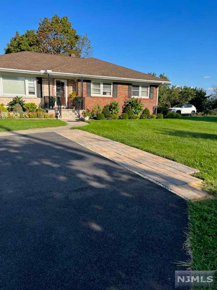 CUTE ONE BEDROOM RENOVATED APARTMENT IN THE HEART OF SADDLE BROOK! CLOSE TO HIGHWAYS, SHOPPING AND TRANSPORTATION. RENT INCLUDES ALL UTILITIES, A REFRIDGERATOR AND AN OUTDOOR ASSIGNED PARKING SPACE. MATURE ADULT PREFERRED. CALL OR TEXT TO SCHEDULE A SHOWING, VERY EASY TO SHOW!