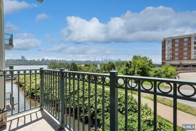234 The Promenade 234