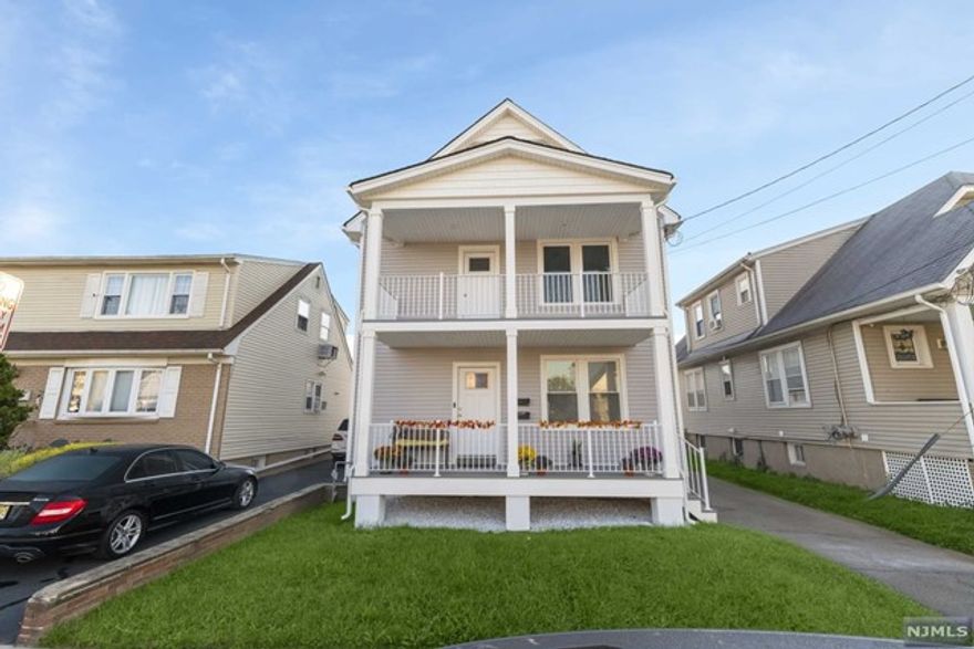 ENJOY THE PRIVACY OF THIS RENOVATED TWO BEDROOM WITH SO MUCH TO OFFER. FIRST AND FOREMOST, YOU ENTER A LONG DRIVEWAY WITH ACCESS TO NOT ONLY THE BACKYARD BUT DETACHED GARAGE PARKING SPACES. PARKING IS A MUST , AND IF THAT'S NOT ENOUGH INCENTIVE, YOU HAVE TWO ENTRANCES AND EXITS INCLUDING A FRONT SIT IN BALCONY. ALONG WITH THIS NEWLY RENOVATED APARTMENT IS AN ADDITIONAL LARGE ROOM ON THE ATTIC LEVEL THAT IS A FULL FUNCTIONAL SPACE THAT ALSO GIVES ACCESS TO LAUNDRY. TO LIVE IN SERENITY AND A QUITE PRIVATE FEEL, SET YOUR APPOINTMENT UP TODAY TO CALL THIS RENTAL HOME.