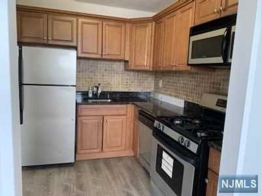 ALL UTILITIES INCLUDED! RENOVATED SPACIOUS STUDIO - UPDATED KITCHEN WITH GRANITE COUNTERS, NEW SS appliances. NEWER FLOORS AND BLINDS. UPDATED bathroom, LOTS OF CLOSET SPACE. SECURE BUILDING WITH DOORMAN. VERY CONVENIENT LOCATION - walk to GWB, CLOSE TO NYC TRANSPORTATION, ALL MAJOR HIGHWAYS, RESTAURANTS. Additional charge for indoor parking. Small pet ok!