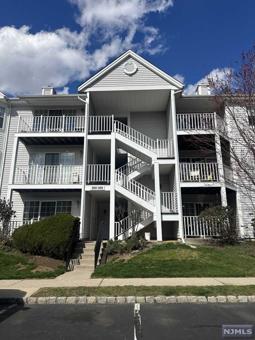 Top floor scenic views are just a few of the many great features of this gorgeous 2 Bedroom 2 Bathroom Penthouse Suite with in-unit laundry located on a double dead end in Society Hill! Enter the LR with fireplace, slider to the deck & skylights that bring in abundant sunshine. To the right is the open kitchen that has been recently renovated, next to the tiled dining area. Walk down the hall to the renovated full bathroom with tiled shower. Through the hallway, you will find both bedrooms with new laminate floors, & ample closet space. The master suite has a updated bathroom and a large walk in closet. One assigned parking space & ample visitor parking. Enjoy Society Hill's pool & tennis courts. The property is conveniently located near schools, shopping & transportation to NYC & easy access to I-87 and I-287. Don't miss out on seeing this great unit!