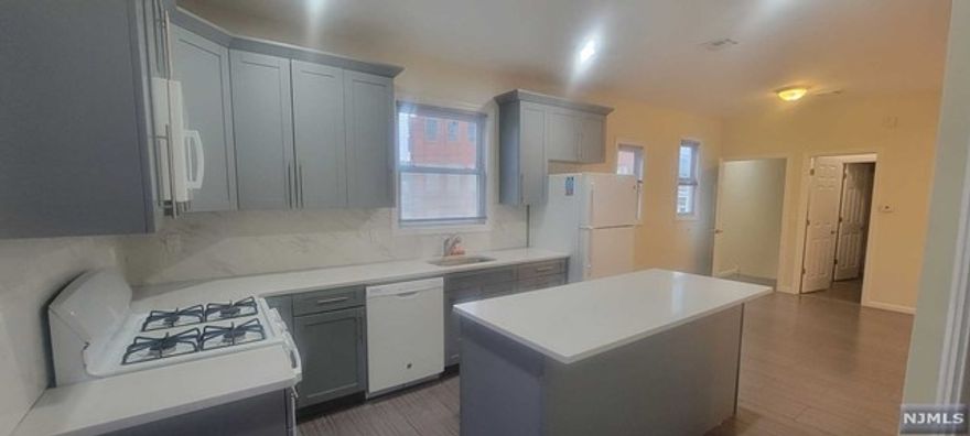 Apartment is remodeled with granite counter tops, all major appliance, washer and dryer, 3 large bedrooms, walk-in closet, central AC, this is on the 2nd floor.