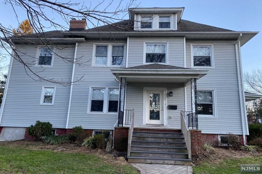 Multi-Level duplex in a great location. Open concept main floor with living room, dining room, kitchen, mud room. 3 bedrooms and one bath on 2nd fl and 1 bedroom and second full bath on 3rd fl. Bathrooms are spacious both with double vanities. Generously scaled rooms throughout. Hook-ups for laundry in basement and basement storage. Hardwood floors. Parking for 3 cars. Near NYC transportation, restaurants and shopping. Tenants pay first $100 of repairs. Tenant pays all utilities including water and sewer.