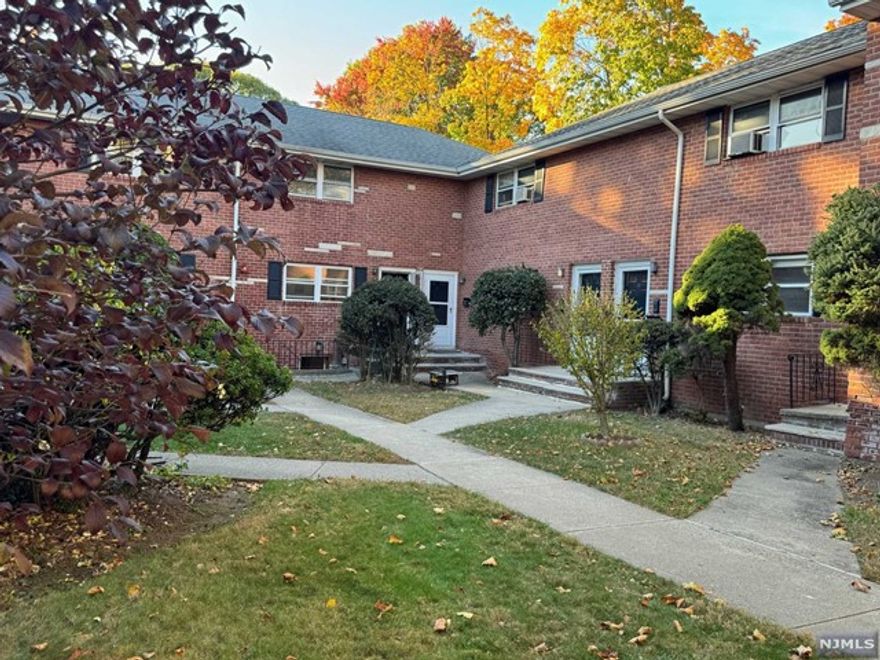 Beautifully renovated and sun-filled 2 BR, 1 Bath 2 floor condo. This move in ready home features on the 1st floor: living room, dining area, new kitchen with ss appliances and quartz countertops. 2nd Fl: 2 bedrooms and a new bath. Special features include gorgeous wood floors, freshly painted interior, new kitchen and bath, recessed lighting and ceiling fans. Unit includes a convenient 1 car garage. Visit! you will love it!