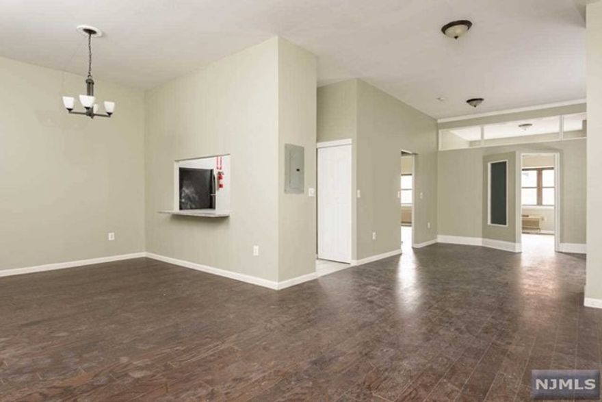 Downtown living at it's finest in Newark! This renovated unit (2016) offers high ceilings and modern finishes like new floors, kitchen and appliances. Building offers concierge, elevators & exercise room. You'll be in the middle of everything while living at the Renaissance Towers. Across from the Prudential Center, a short distance from Newark Penn Station, Whole Foods, amazing restaurants and nightlife. Also close proximity to multiple college campuses