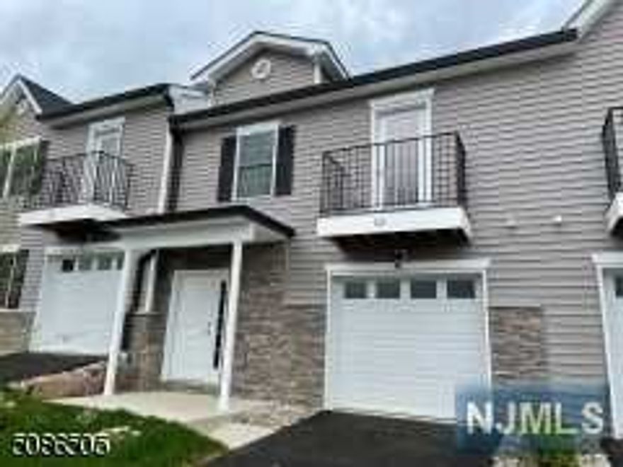 NEWLY COMPLETED TOWNHOME-CLAYTON SQUARE PHASE 3! NEW UPGRADES! 3 BR(2 BR+BONUS W/CLST),MODERN WOOD FLRS,OPEN FLOOR PLAN KITCHEN/GREAT RM,2ND FLR LAUNDRY,MSTR BR SUITE W/BALCONY,PATIO,GARAGE,CENTRAL AC PRIME LOCATION ON THE SIDE OF COMMUNITY! NICE COMMON AREA BEHIND! THIRD & FINAL PHASE ALREADY SELLING STRONG! BUILDING 7 JUST RELEASED! NOW W/STONE FACADE & NUMEROUS NEW UPGRADES INCLUDING ALL WOOD FLOORS,FIREPLACE,OAK STAIRCASE W/PAINTED TREADS & TWO TONE BANISTERS,WATER HOOK UP IN WALL - NOT IN REFRIGERATOR,SMART/WiFi THERMOSTATS,CROWN MOLDING ON THE MAIN LEVEL,GARAGE DOOR OPENERS W/KEYLESS ENTRY!!! NEW COLOR PALETTES / FINISHES!! OTHER FEATURES INCLUDE GRANITE,SUBWAY TILE,A PANTRY++ CLUBHOUSE, IN CLOSE PROXIMITY TO NYC BUS & PRACTICALLY EVERYTHING ... + SO MUCH MORE! COME CHECK IT OUT! PREMIER UPGRADED LINE!