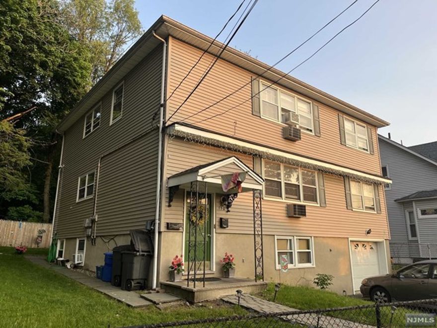 3 Bedroom apartment in a great location. This apartment is 1 block away from the new Lyndhurst train station. Laundry In Unit. No Pets. No Smoking. Owner will supply refrigerator for new tenant if needed. 1 Month Security Deposit. Owner pays half Agent Fee!