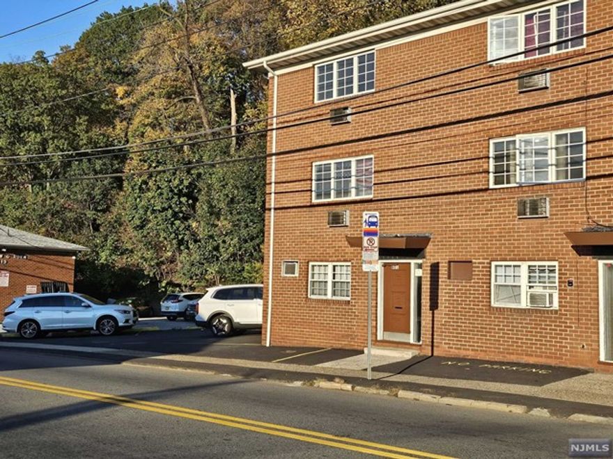 Spacious one bedroom apartment. Very convenient location for public transportation and shopping. Bus stop in front of the building. 1 parking space included. No pets. No smoking. Good credit, proof of income/employment required. 1 month rent, 1.5 month security deposit, 1 month broker fee due at the signing.