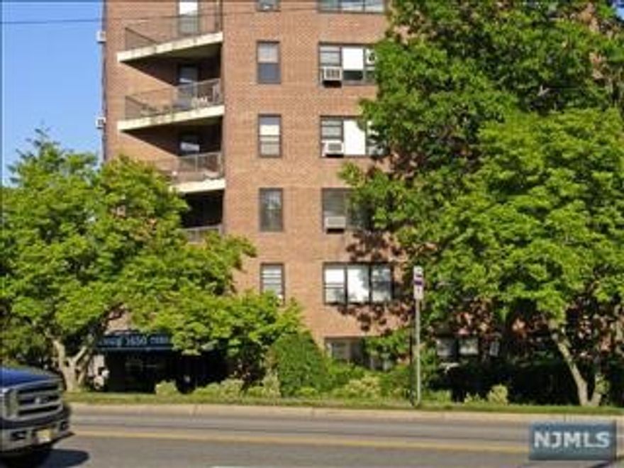 Recently renovated one bed & one bath apt on 4th floor, it has 4 closets, views of NYC, Hudson River. Bus stops in front of the building. Swimming pool, one car garage parking, all utilities & doorman are included. ery convenient location in heart of Fort Lee, walking distance to Main Street shopping areas, minutes to major highways, GWB. It is a rare affordable opportunity to own a condo apt in Fort Lee.