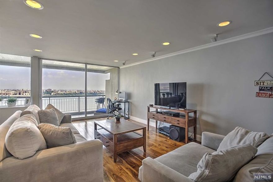 Spectacular renovated 2 story 1 bedroom 1 bath apartment at Horizon House. Amazing city views. Approx. 1,000 sq. ft., with exquisite city and river views. 24 hour doorman and security, 2 pools, tennis courts, exercise room, playgrounds, community room and convenience store on site. All utilities included (Cables, Internet, Water, Gas, Electricity). Management requires 25% down and 4:1 income ratio. Maintenance $1,515.65 + capital assessment-$192.50 + upper deck parking-$72+ Cables- $48.90