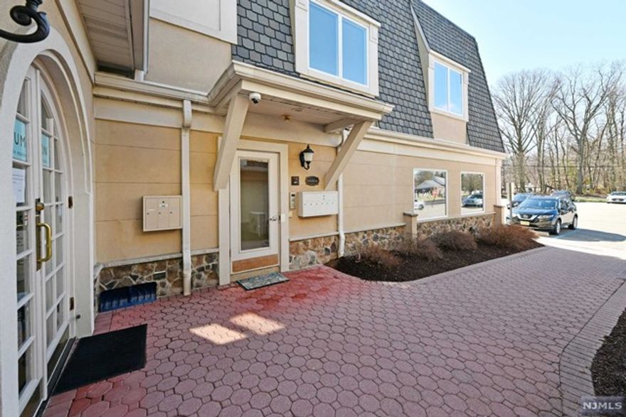 Luxury apartment available in center of town location. Close proximity to shops, restaurants, schools and houses of worship. This apartment is very large and offers living room, dining area, large kitchen, 2 bedrooms, full bathroom, and laundry. other amenities include central air, hardwood floor, video monitor entrance and ample off street parking.