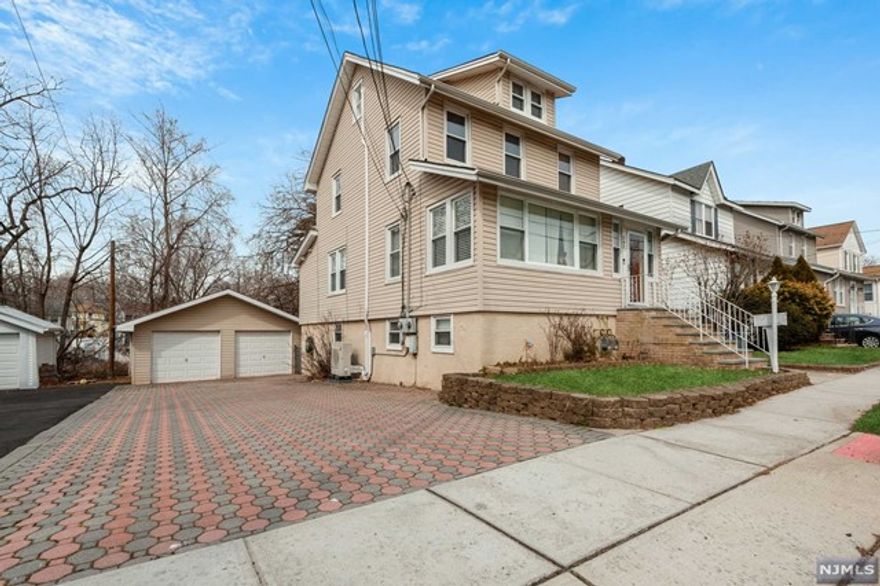 Spacious One bedroom apartment with parking and Wi-Fi on quiet Bogota St. close to all. Unit features a spacious and accommodating layout with a large walk-in closet, renovated bathroom, king sized bedroom, and a separate kitchen and dining area. Easy to show. No pets