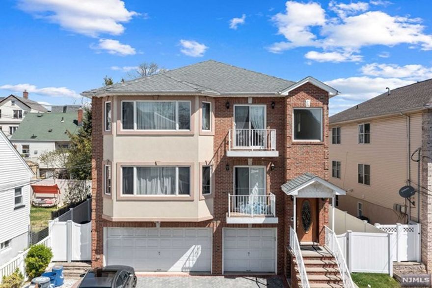 Largest apartment you will see on the market offering 2,000Sq Ft. of living space. Walk into an open concept living room w/balcony. Living room flows in dining room and stunning modern kitchen. Kitchen is complete with granite countertops, backsplash, stainless steel appliances. This open concept apartment offers 3 Bedrooms 2 Full baths (2 bedrooms with large closets, 1 Master Bedroom, Master bath, spacious walk in closet & Additional closet). Available with an in Unit Washer and Dryer, offers 1 Parking space and Access to Backyard. Tenant is responsible for Electric and Gas. Close to local Shopping, Schools, Restaurant's and Recreation this apartment will be sure to please. Schedule your appointment to see this beautiful apartment.