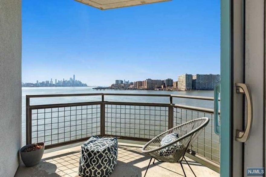Experience luxury living with this beautiful South-facing, one bedroom, one bath condo, boasting breathtaking views of both the iconic New York City skyline and the Hudson River. Relax on your private balcony and soak up all the sunshine. This condo is completed with an open-layout kitchen, a cozy wood-burning fireplace and a convenient in-unit washer/dryer. Enjoy the building's amenities including 24-hour concierge, a state-of-the-art gym, an indoor pool and the convenience of one-car garage parking. With easy access to Whole Foods, NYC Ferry, Light Rail and Bus, this is truly an opportunity not to be missed!
