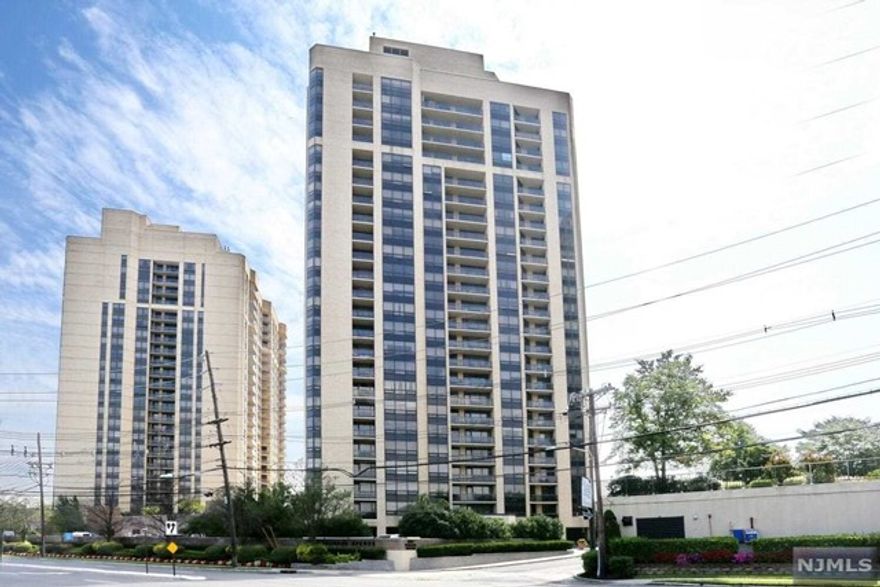 WELCOME TO LUXURY LIVING AT THE BUCKINGHAM TOWERS. MOVE RIGHT IN TO A LARGE 2BEDROOM ,2.5 BATHROOM APARTMENT IN A WHITE GLOVE BUILDING. 24HR CONCIERGE AND SECURITY.BOASTING AN OPEN FLOOR PLAN, FIT FOR ENTERTAINING.BOTH THE MASTER AND SECOND BEDROOM ARE ON SUITES WITH GREAT BATHROOMS. WOOD FLOORS AND A FANTASTIC KITCHEN WITH LOTS OF STORAGE. THERE IS A BONUS DEN, THAT IS A GREAT SPACE FOR AN OFFICE OR BONUS ROOM. NOT TO MENTION TERRACE TO SIP ON YOUR MORNING COFFEE. THE BUILDING HAS A ROOF TOP POOL AND A GREAT GYM. THERE IS GUEST PARKING AND VALET PARKING AS WELL. GARAGE PARKING IS AVAILABLE FOR OWNERS AT $115 PER CAR. WALKING DISTANCE TO TRANSPORTATION AND SHOPS MAKES THIS A GREAT PLACE TO CALL HOME.