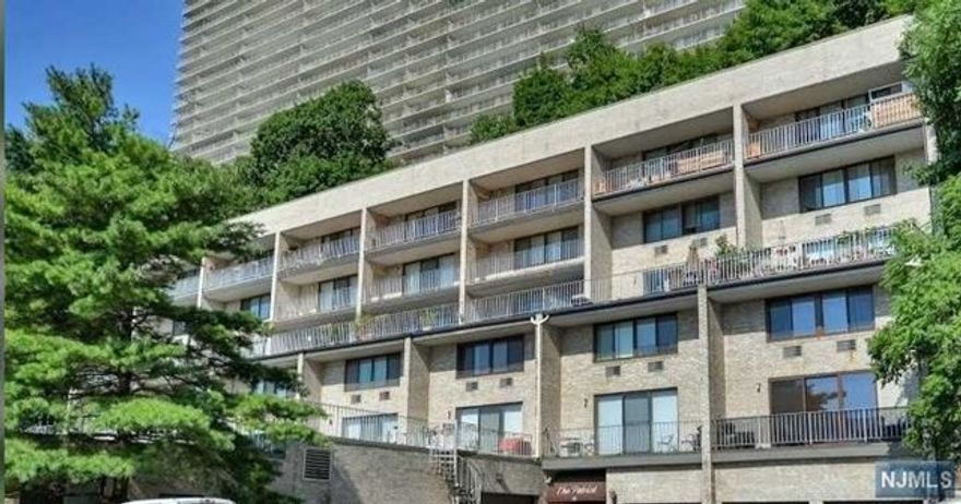 Spacious one bedroom condo with den and 1BR LR KIT FULL BATH for sale! Condo is located in Edgewater close to Whole Foods and Trader Joes. It is close to shops and restaurants in Fort Lee and Edgewater. Condo is also convenient to NYC with bus to ferry. Condo comes with washer and dryer and one indoor garage parking. Low taxes and low maintenance fee.