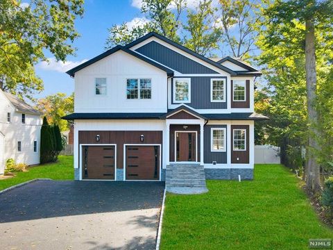 32 Winchester Road, Livingston, NJ 07039 - MLS#: 24032551