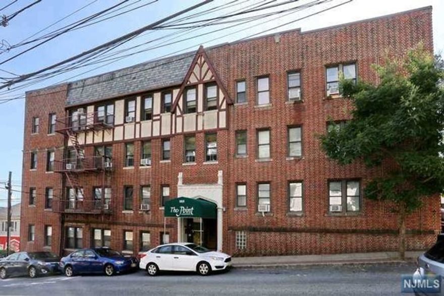 Welcome to this sun filled 2br condo, with Views of the Hudson river, new hardwood floors throughout, laundry in unit, custom closets in both bedrooms, and roof top deck with amazing views... Wonderful location for commuting to NYC, or other parts of Jersey with a bus stop right outside front door. Parking is also available!!! Don't miss out on this one!