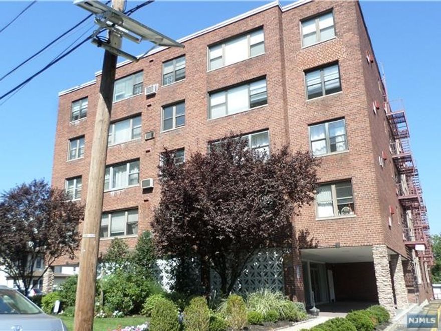 Oversized, approx 1100 sq ft emaculate condition (pride in ownership) apartment, just off of Main Street. Beautiful hardwood floors, large L-shaped living room & dining room, updated kitchen and bath. Lots of closet space +++. Basement storage and garage space available.