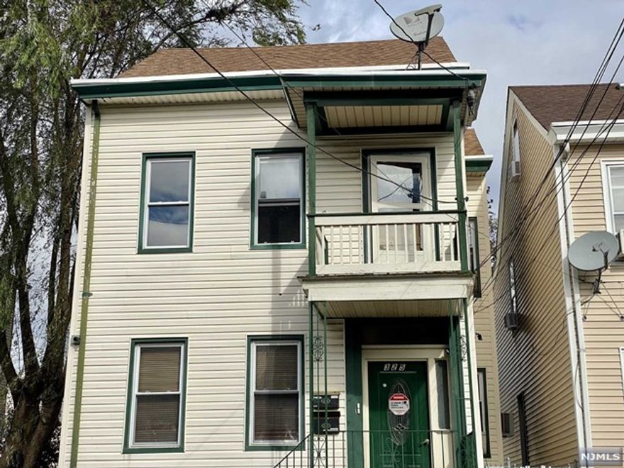 Bright & Spacious updated 2nd floor 2 Bedroom Unit with Large Eat in Kitchen, Large living Room and 2 Bedrooms. Refrigerator included. Separate Utilities. Plenty of Street Parking. No Pets, No smoking, no laundry and no use of yard.