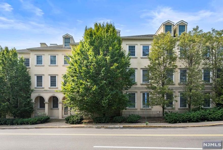 Totally renovated with new floors, brand new kitchen, freshly painted and bathroom improvements. NYC transportation right at your doorstep, this location is incredibly convenient, offering easy access to supermarkets, shops, restaurants, and more. Plus, it's a pet-friendly building, making it the perfect place to call home. Laundry in unit! This unit comes with 2 covered parking spaces. Owner has a real estate license.