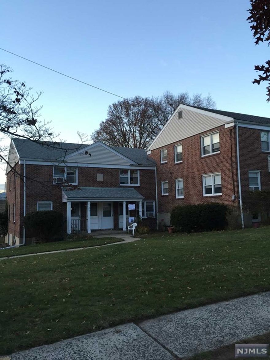 NICE AND COZY BASEMENT APARTMENT WITH A LARGE & BRIGHT BEDROOM. HARDWOOD FLOORS IN THE BEDROOM. CONVENIENTLY LOCATED NEAR BROAD AVE AND CLOSE TO BUS STOP TO NEW YORK CITY AND SHOPPING. HEAT, HOT WATER, AND WATER ARE INCLUDED. N0 PETS ARE ALLOWED.