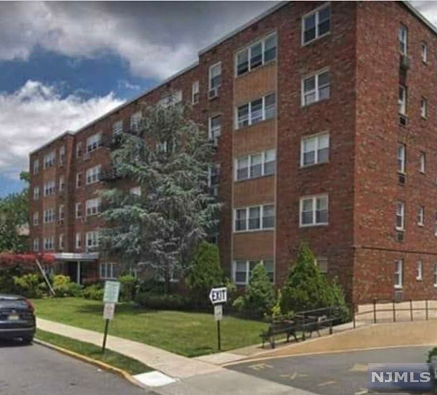 Beautifully renovated condo in the center of everything! Freshly painted, resurfaced hardwood floors, new flooring in kitchen & dining room, new light fixtures, kitchen cabinets, appliances, counter tops and backsplash, renovated bathroom with new vanity, new carpet in bedroom. Laundry in basement as well as storage unit. One parking space. Option to buy garage parking for additional $10K. Come see this one. it won't last. Contact me for a personal tour.