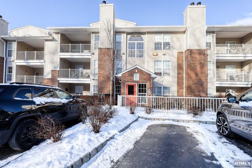 Amazing Condo unit 2310! Come and enjoy this bright and spacious unit. This unit has one big bedroom plus Loft can be used as extra space for second room, and one full bath. This unit also has a balcony where you can also enjoy the view from the third floor. This is also a two-floor unit. This unit already comes with central hot and cold air. parking space. Let's take a deeper look into the unit, this unit has an updated kitchen& stainless-steel appliances and updated bathroom. As well as a huge master bedroom with walk in closets.it has washer & dryer in the unit plus enjoy the club house with fitness center. This unit is something you want and need, and it can be yours today.