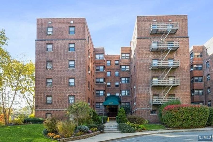 FABULOUS LOCATION AND MOVE IN CONDITION! This is your opportunity to live in Hudson Terrace! Just minutes from the GWB, this affordably priced light filled apartment features a fully renovated kitchen with white cabinetry, quartz counters, and newer appliances, fully renovated bath, gorgeous newer gleaming hwd flrs in LR/DR & BRS,newer tiled EF. Spacious rms, complimentary paint colors, lovely park views from LR & Kit. Elevator and laundry in bldg, outdoor parking sp ($30/mo), and low mtce. Close to schools, shopping, restaurants, town, parks, public transportation, and GWB. You will love it here! A MUST SEE!