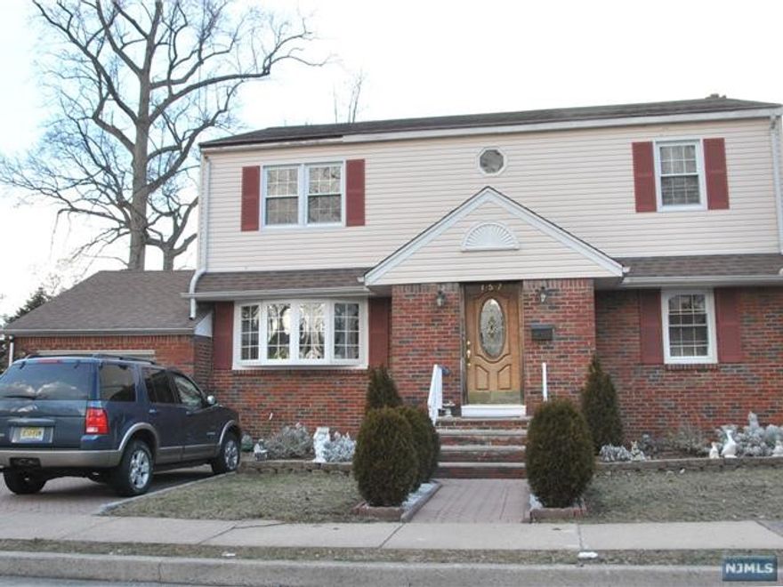 Great location, close to schools, shopping areas, local and NYC transportation. Bright move-in condition apt. offering 2 good size bedrooms, large living room and one parking space included.