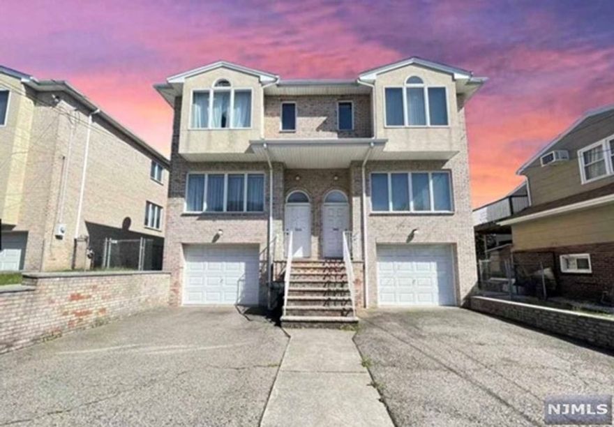 Brick home, newly updated, freshly painted. 3 bed 3.5 bath apartment. Professional well-kept home has fantastic natural light beaming in from skylight and large windows with hard wood floors throughout. Private use of washer and dryer. Driveway parking and garage. The backyard has a nice size deck for your summer entertainment. Home is conveniently located in close proximity to various public transportation to NYC and all nearby towns as well as beautiful Main Street area for superb dining experience.