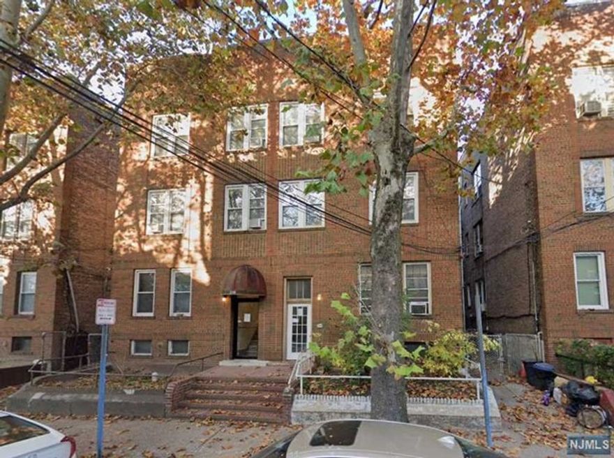 Welcome to a renovated 1-bedroom unit in the West Bergen section of Jersey City. Unit features hardwood floor and generous closet space. Explore the various outdoor options available to you at nearby park. Ideal for easy access to major highways as well as public transportation (bus and light rail).