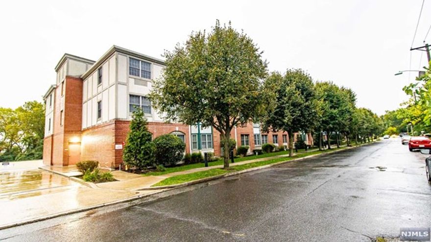One of the Best 2 Beds/2bath 1200SF Condo in Teaneck! LOCATION,LUXURY and SPACE!! One Dog (Less than 25LB)allowed Featuring on-site management, assigned indoor parking space #23/#53 and access to fitness center. Conveniently located just 20 min to Midtown, NY bus stops at the corner and easy access to major highways.