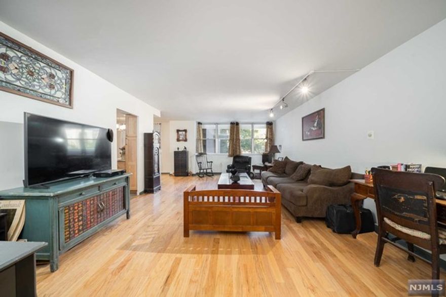 Stunning Manhattan Style â€œJunior 4â€ 1 Bed/1 Bath in pristine move-in condition! Recently renovated top to bottom offering wide plank oak floors, renovated kitchen with natural maple 42" cabinetry & quartz stone counters. Cookâ€™s kitchen opens into the charming dining area that provides the perfect spot for entertaining! The renovated bath features ivory subway tile w/ black accents & Kohler accessories as well as a soaking tub! Abundant closet space is available throughout for all of those prized possessions. Conveniently located on the "Recreation Deck" at Riviera Towers, one simply has to open their front door to reach the pool, grills, & the vast sun deck. Riviera Towers is "THE" full service building on Blvd East. Several of its abundant offerings include 24 hour door staff, on-site parking for guests & residents, on-site pool & gym, and even an on-site convenience store! Minutes to NYC via a plethora of both public & private transportation!