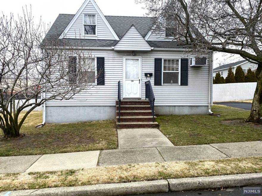 CHARMING ONE-FAMILY HOME. EXCELLENT LOCATION FOR COMMUTING TO MANHATTAN. LARGE LIVING ROOM, EAT-IN MODERN KITCHEN. FEATURES 2 BEDROOMS FULL BATH AND ALSO AN UPSTAIRS LOFT THAT CAN BE USED AS A HOME OFFICE. PARTIALLY FINISHED BASEMENT. ALSO, A LOVELY YARD FOR YOUR SUMMER FUN. 2-3 CAR DRIVEWAY. THE HOUSE SHOWS WELL. THIS IS YOUR CHANCE TO ENJOY LIVING IN YOUR OWN PRIVATE HOME. READY TO MOVE IN.