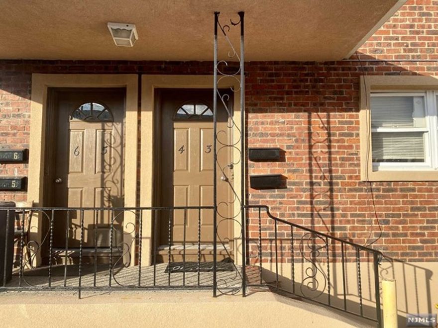 Renovated 2 Bedroom 1 full bath apartment with Hardwood floors throughout. Open-concept Living room, dining area, and kitchen with plenty of cabinet space. Laundry is located in the common area with coin-operated machines in the complex. 1 assigned parking space included. Easy commute to NYC by local transportation. Tenant pays 1-month rent broker fee! The Landlord requires a credit check, rental application, background check, and proof of ability to pay rent. One small Pet OK under 10 lbs.