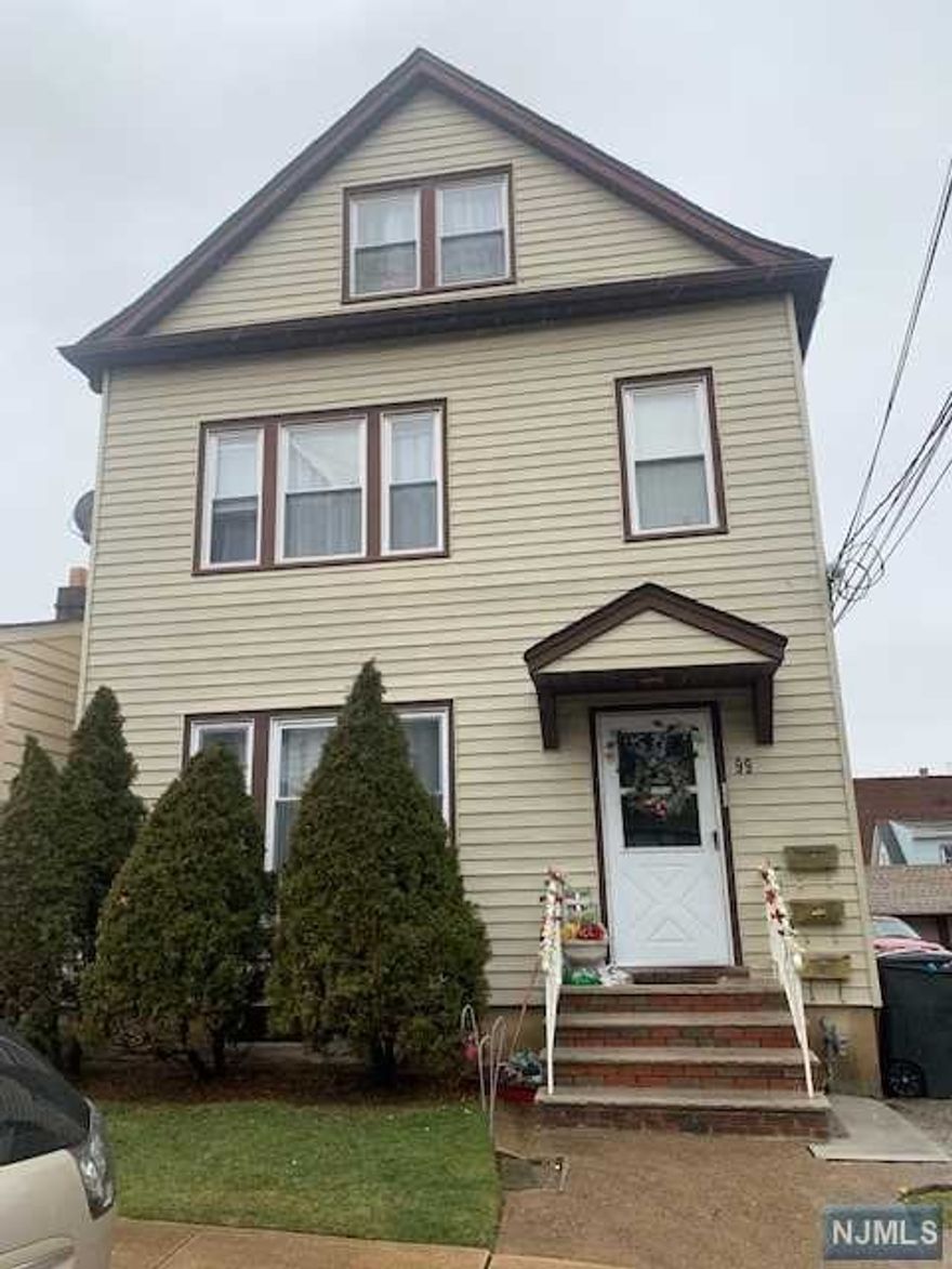 Beautifully renovated 2 bedroom, 1 full bath apartment on first floor of 3 family home! Unit features a spacious living room, large dining room, updated kitchen w/ granite countertops. Full bath with tub/shower combo. Other features include laminate flooring, laundry hook-up in basement, shared use of yard and patio. Plenty of on street parking! Close proximity to Plauderville train station. NO PETS, NO SMOKING. W/D and refrigerator are tenants responsibility. Tenant is also responsible for gas, electric, and cable. Owner pays water.