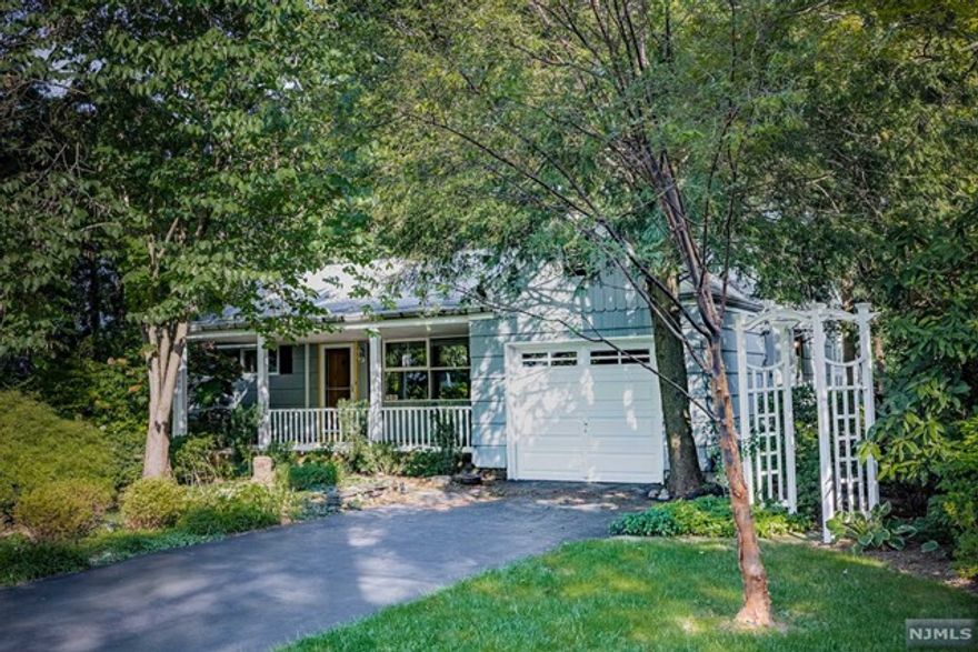 Spacious 4 bedroom 2 bath Ranch is located in one of the most convenient residential areas in Ridgewood. Large backyard for entertainment. Walking distance to the town center, town pool, YMCA, public transportation, restaurants. Tenant is responsible for landscaping and snow removal, the first $100 of each repair. Tenant insurance required.