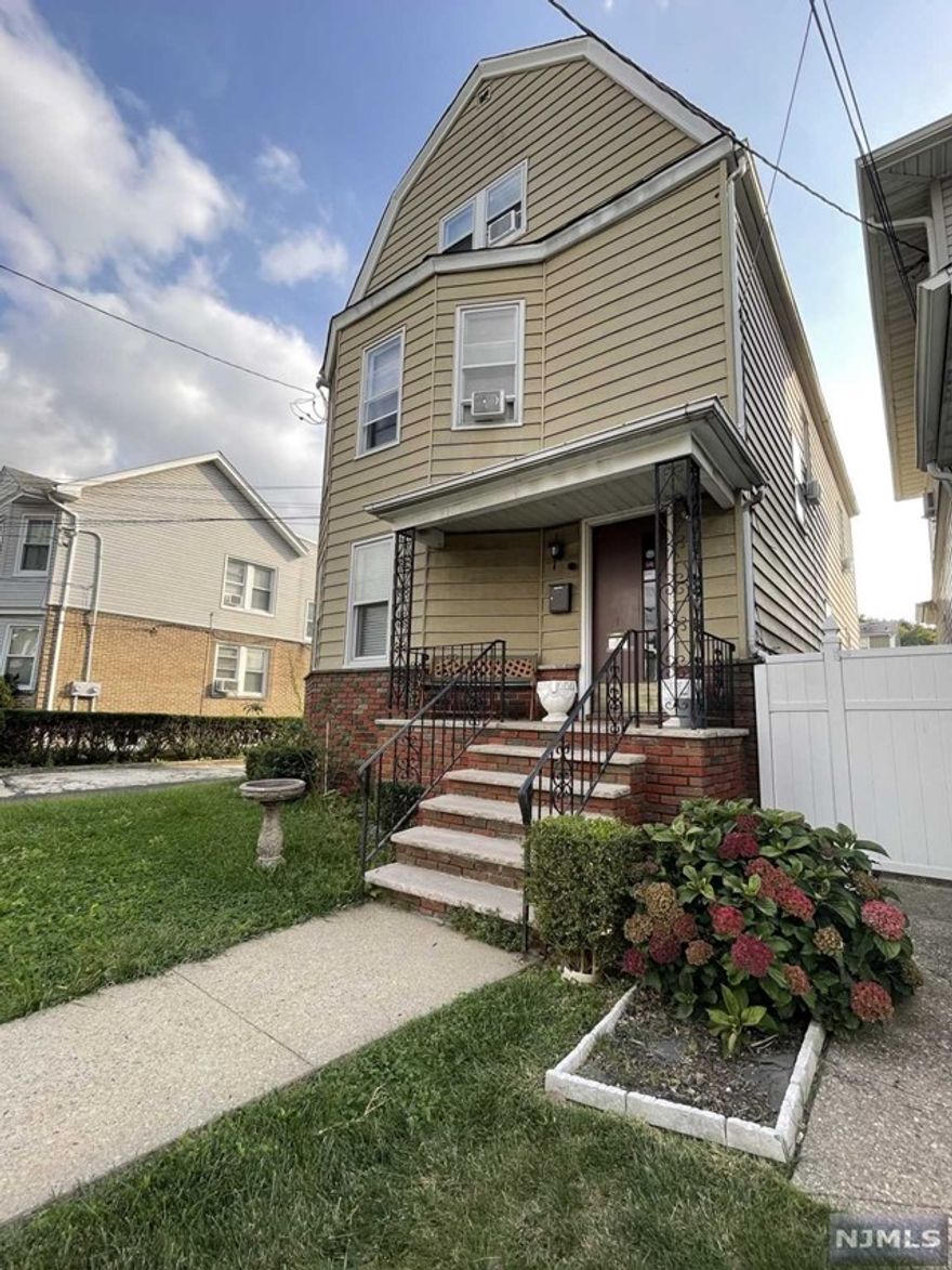 Welcome to North Arlington! This 1st floor apartment offers comfort and convenient living while at an affordable price! Enjoy a spacious living room and eat in kitchen with laundry in unit, 3 bedrooms with plenty of closet space and 1 full bath. Included in rent is 1 parking spot and use of the back yard.... This is also PET friendly for small dog/cat