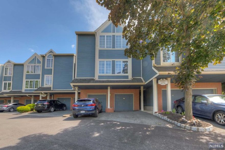 SUNDRENCHED 2/3 BEDROOM TOWNHOME IN THE HIGHLY DESIRABLE CAMBRIDGE HEIGHTS GATED COMMUNITY. THIS PENTHOUSE UNIT W/ CATHEDRAL CEILINGS OFFERS LARGE LIVING ROOM/DINING ROOM COMBINATION, COZY FIREPLACE, PRIVATE DECK, UPDATED EAT-IN KITCHEN, MASTER BEDROOM/ MASTERBATH SUITE, WELL SIZED BEDROOM, FULLBATH & LAUNDRY. THE LOFT IS THE PERFECT SPOT FOR A PRIVATE HOME OFFICE/GUEST ROOM W/ FULLBATH. UNIT COMES W/ AN ATTACHED GARAGE. COMPLEX OFFERS CLUBHOUSE, POOL & TENNIS. CONVENIENTLY LOCATED. INTERVIEW, CREDIT CHECK REQUIRED. NO PETS. NO SMOKING. TENANT INSURANCE REQUIRED. FIRST $150 OF EACH REPAIR TENANT'S RESPONSIBILITY. UTILITIES ARE TENANT'S RESPONSIBILITY.