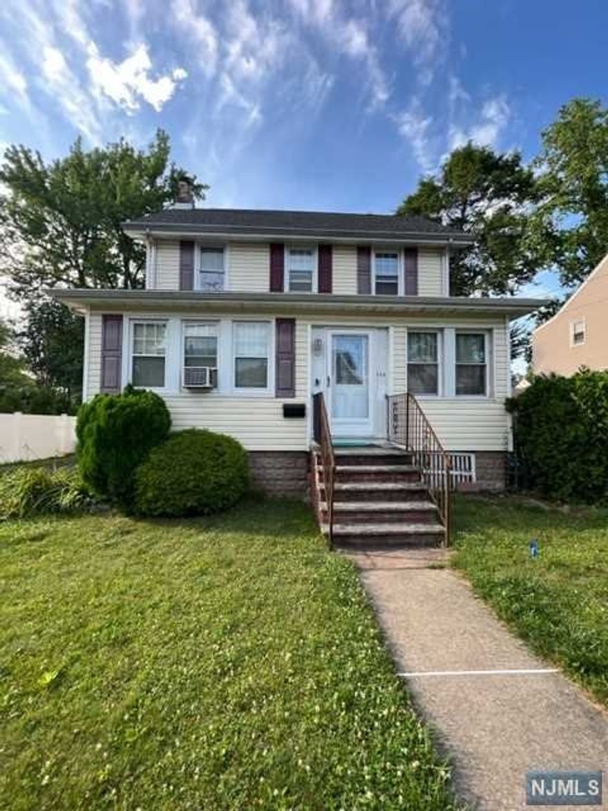Convenient location! Second floor's 2 bedrooms unit. Large kitchen with sunroom. All hardwood floor. The house close to main street, bus stop, park, schools. All utility are including the rent fee. One car parking on the parking lot.