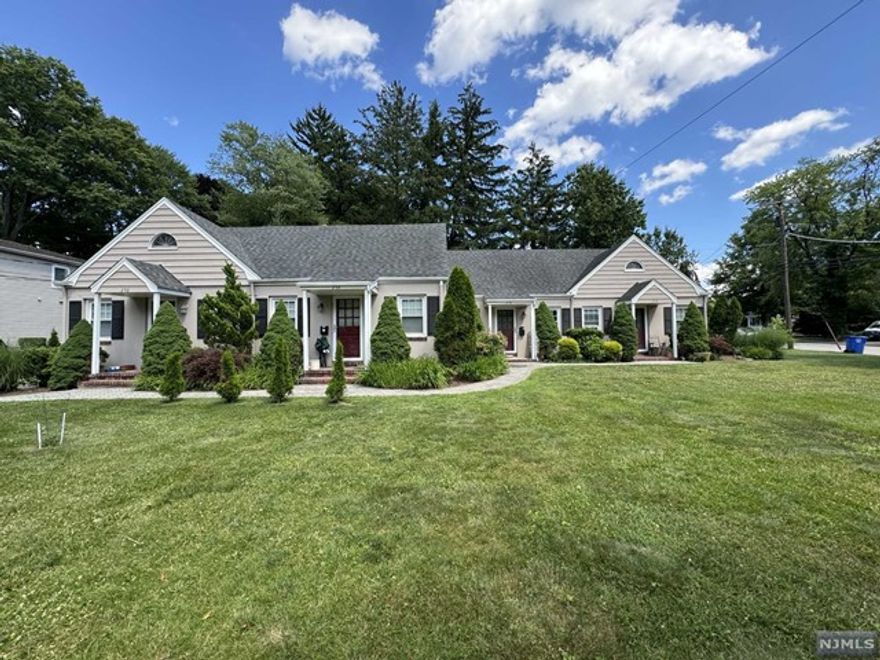 Rarely find one bedroom apartment in Tenafly. Great location. NYC bus stop is minutes away. Top school system. 1 parking is included. one Storage room in the basement comes with rent as well.