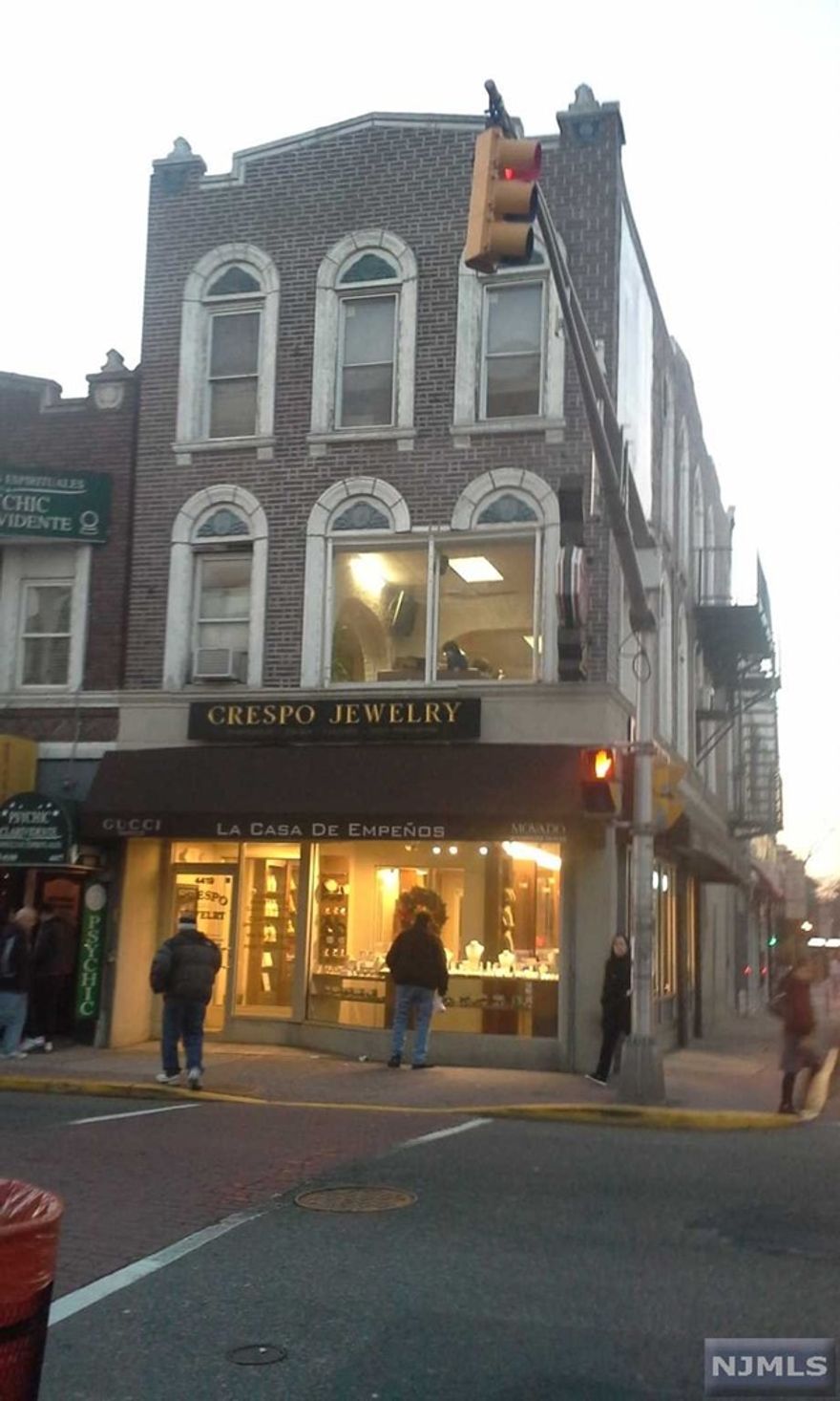 Right in the heart of Union City, corner store plus 2 units and beauty parlor. Great Opportunity.