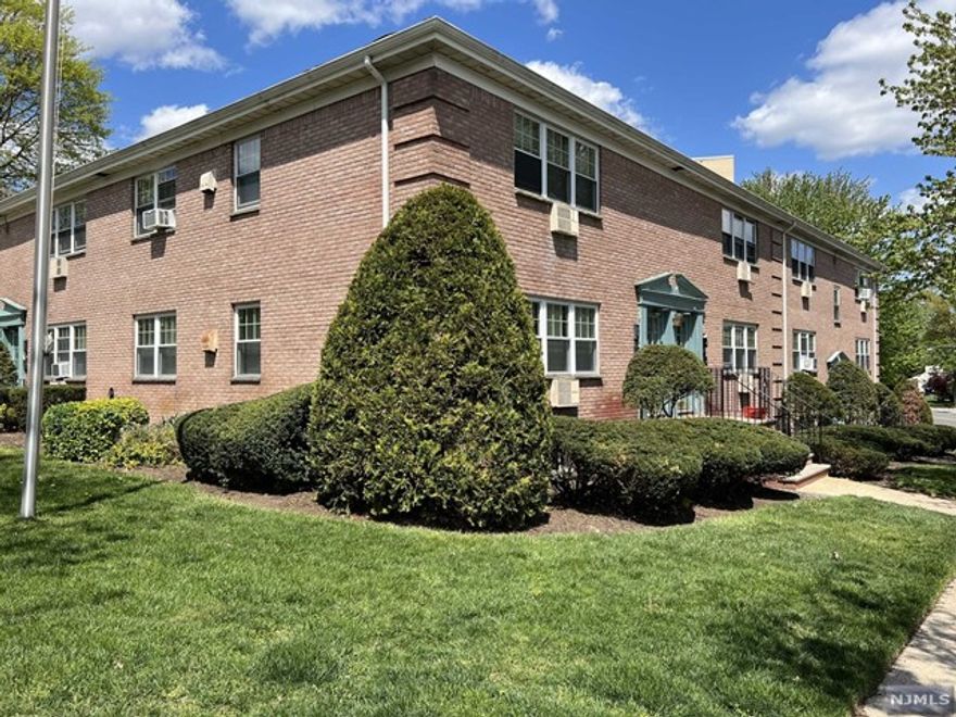 SUNNY & AIRY, 2ND FLOOR UNIT. HARDWOOD FLOOR THROUGHOUT,CLOSE TO SCHOOL,SHOPPING,TRANS, HOSPITAL.HEAT,GAS,HOT WATER AND WATER ARE INCLUDED IN THE RENT,TENANT PAYS ONLY ELECTRICITY. WASHER AND DRYER ARE IN THE BASEMENT. PARKING SPACE IS INCLUDED. PETS BELOW 20 POUNDS ARE ACCEPTABLE WITH ADDITIONAL PET SECURITY.